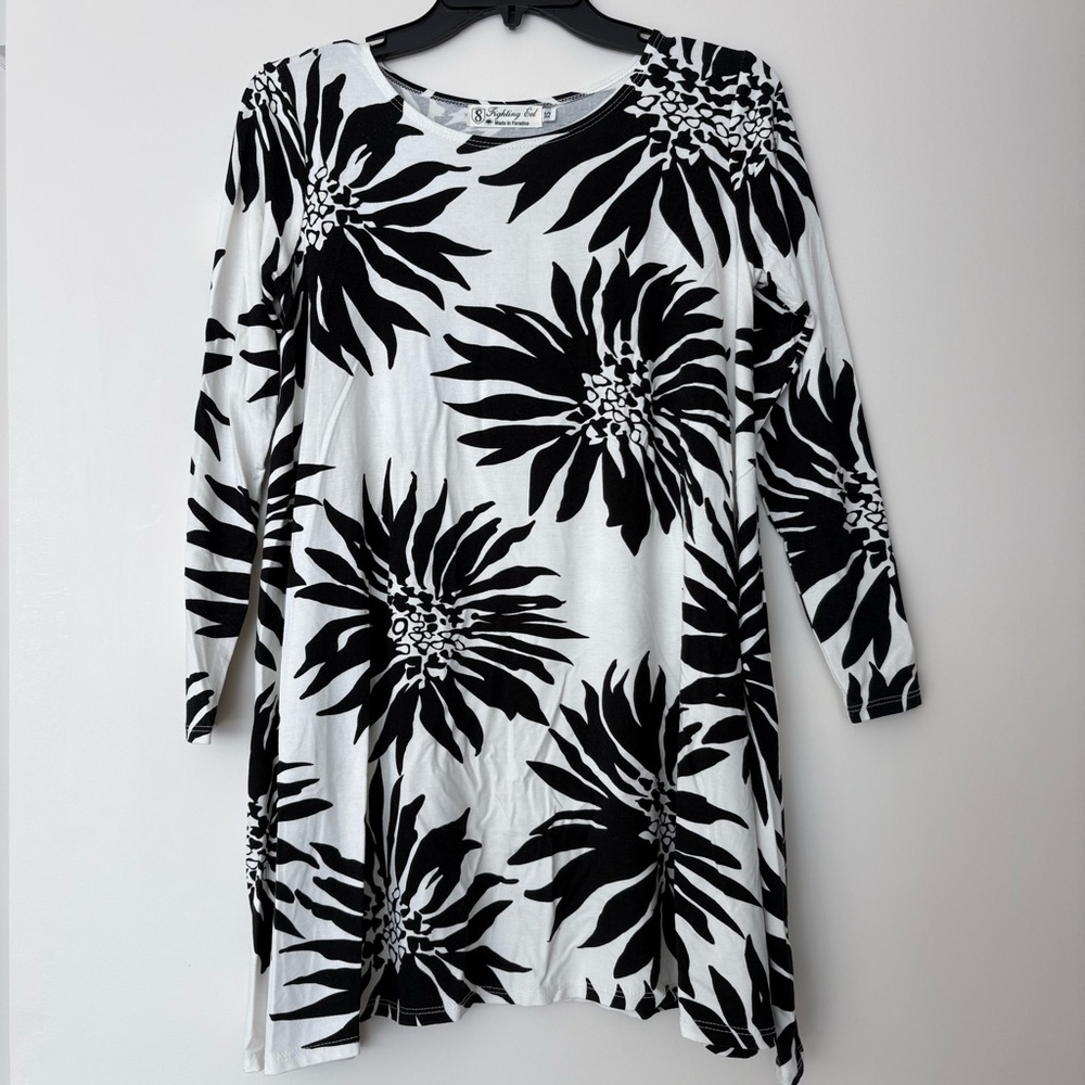 Fighting Eel Sunflower Floral Black and White Dress